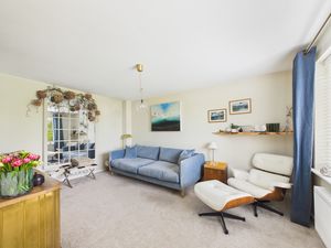 Lounge- click for photo gallery